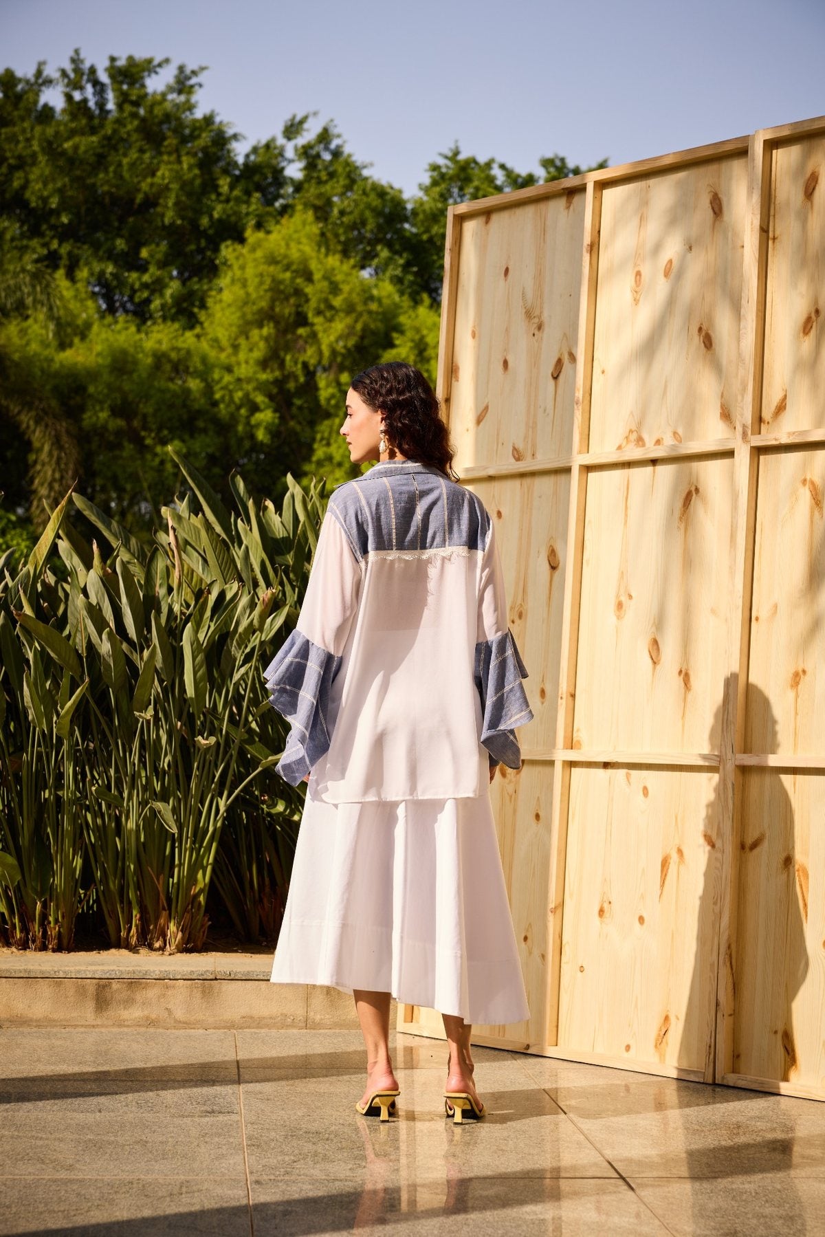 SCULPTED STRIPE TEXTURE SHIRT