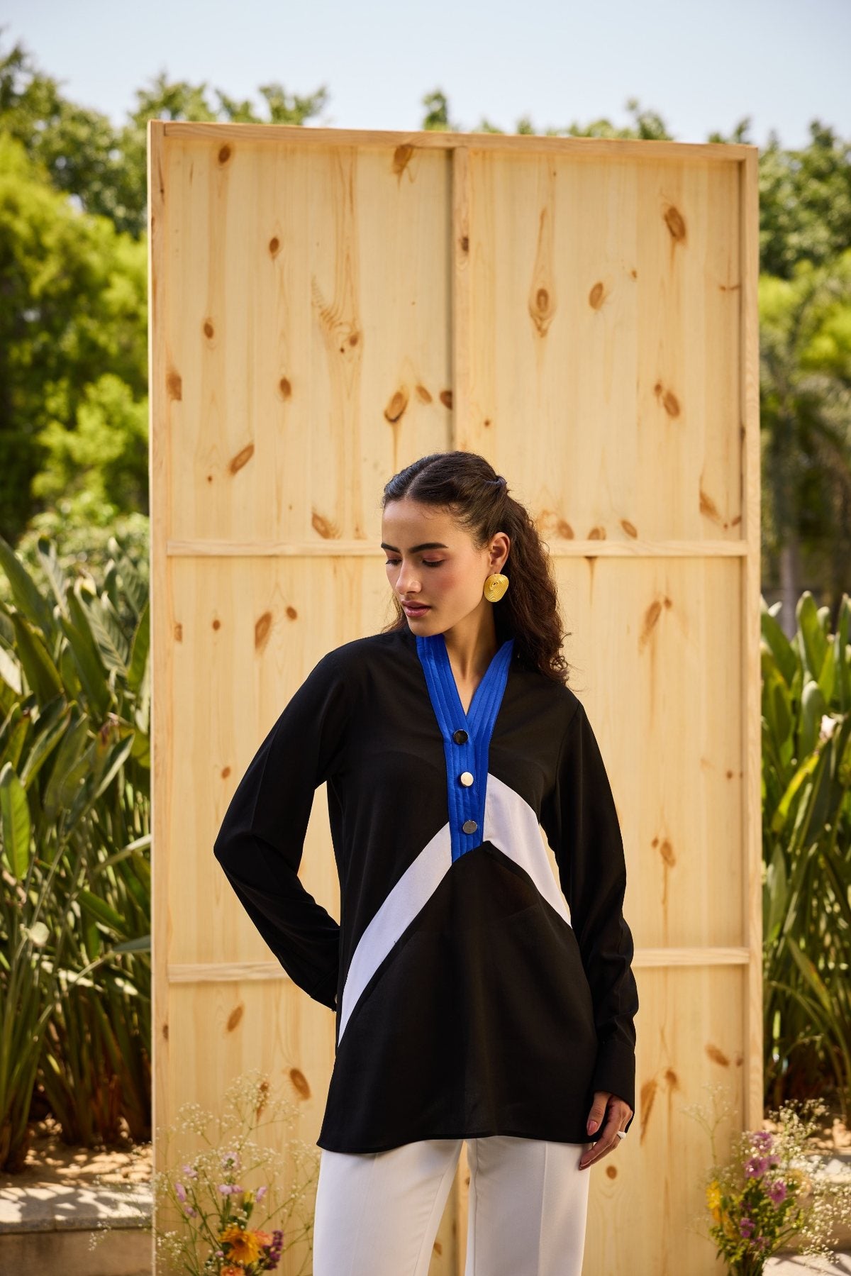 BLACK SUMMER CONTRAST SHIRT