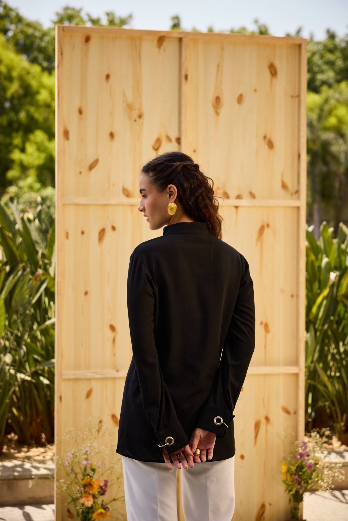 BLACK SUMMER CONTRAST SHIRT
