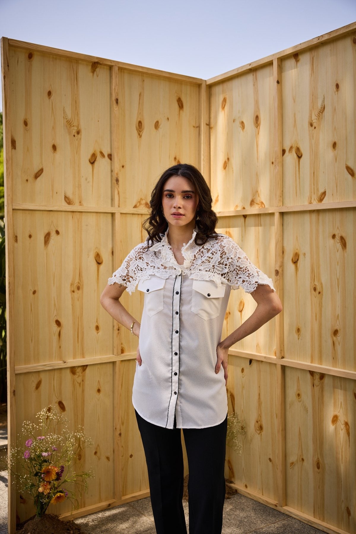 WHITE SCULPTED FLORALS SHIRT