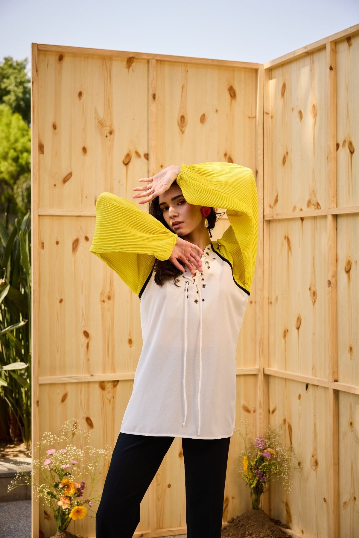 BLOOMING YELLOW TEXTURE TOP