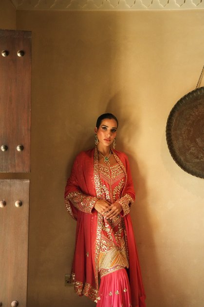 GAJRI PINK PARISAA GARARA