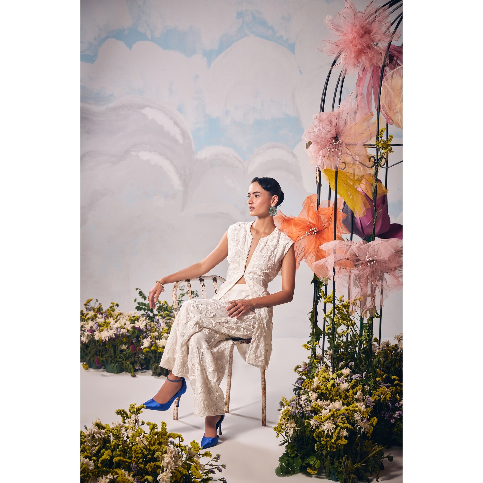 Ivory dori embroidery sleeveless jacket with pants and