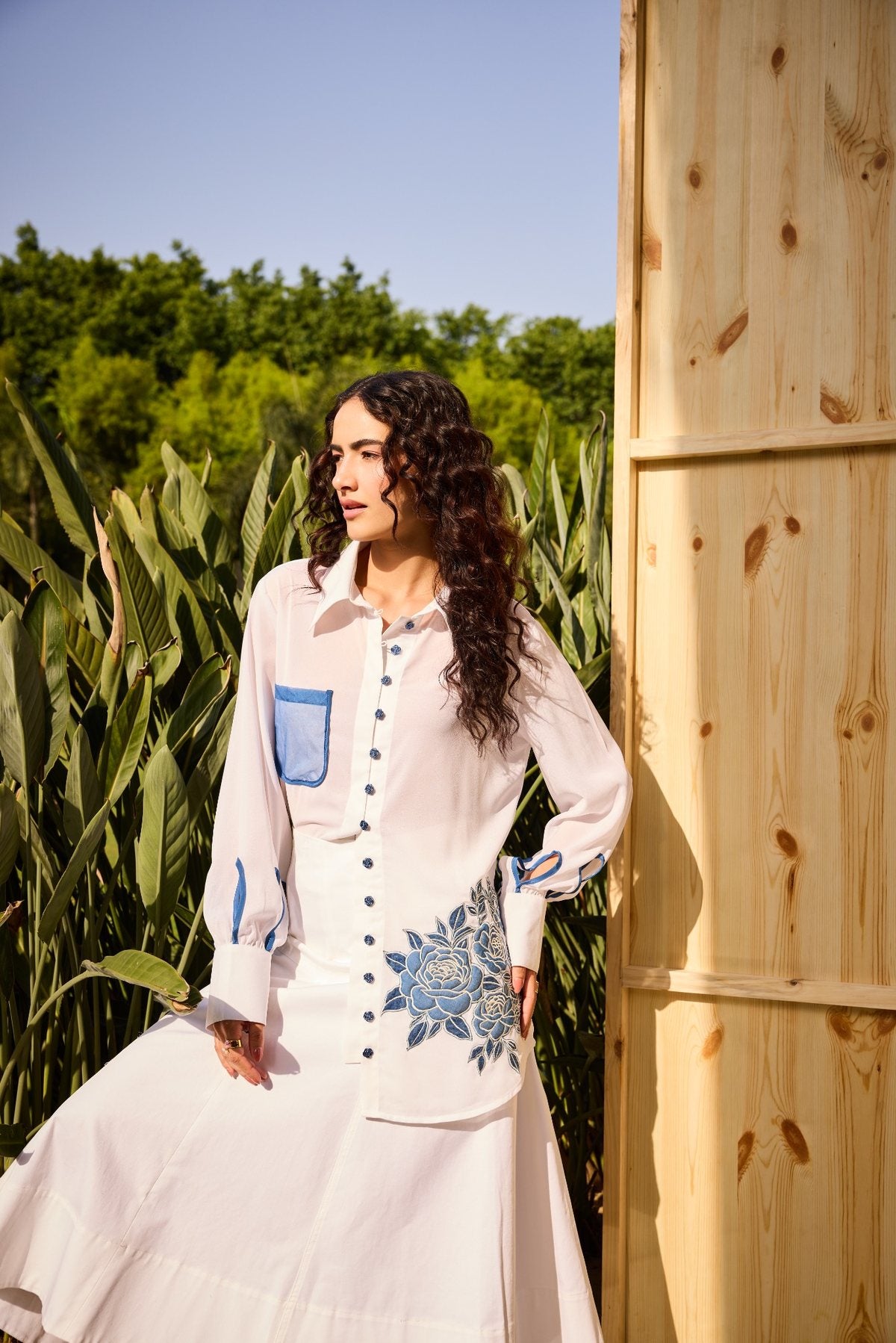 AZURE FLORAL EMBROIDERY SHIRT