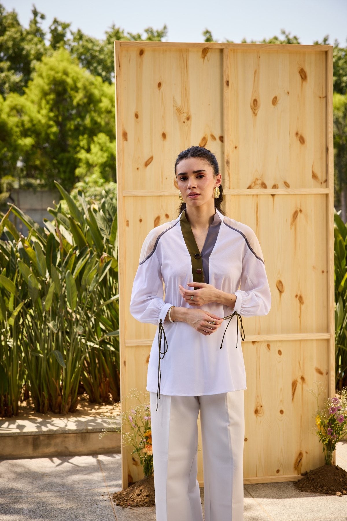 WHITE SUMMER CONRAST SHIRT