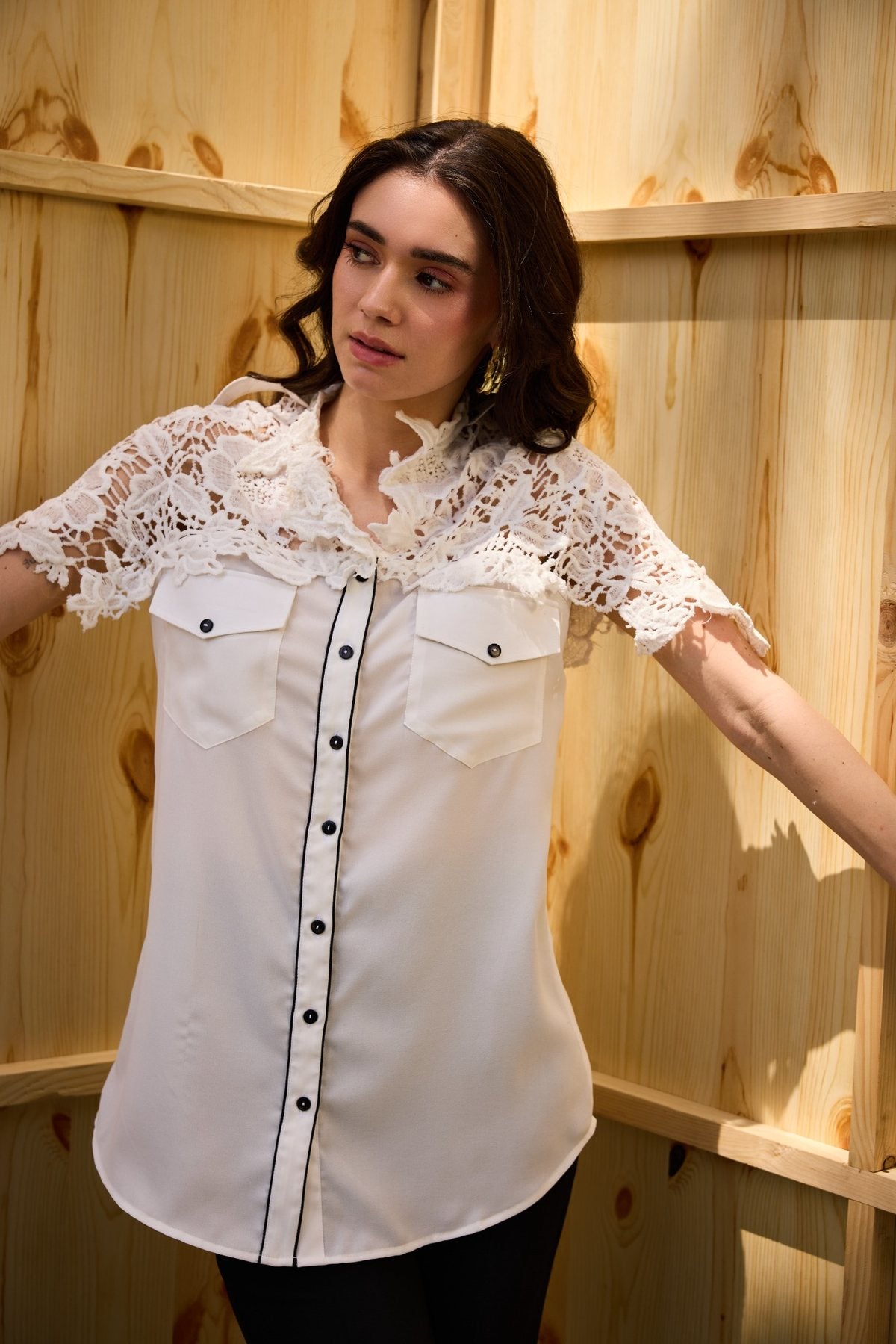 WHITE SCULPTED FLORALS SHIRT