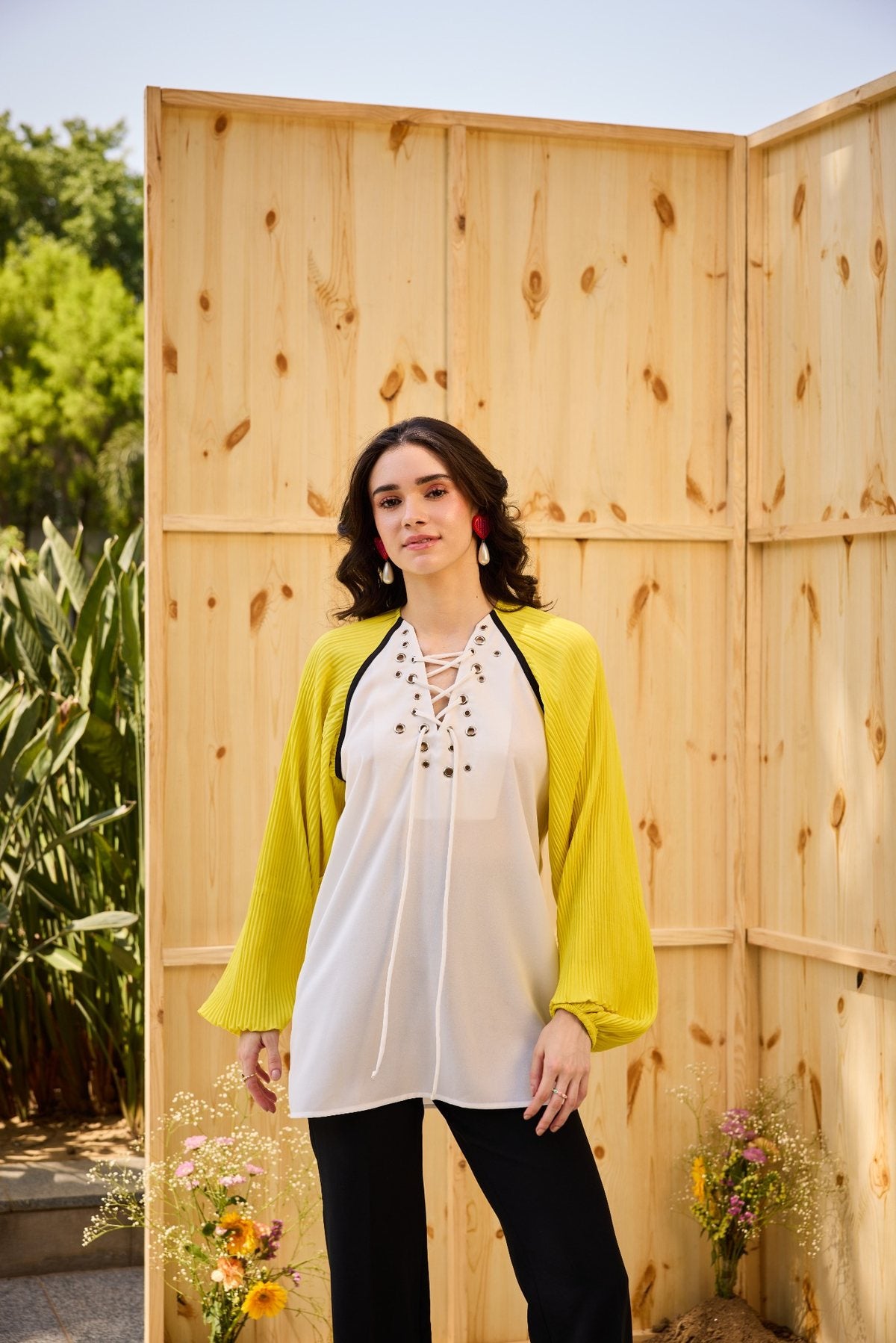 BLOOMING YELLOW TEXTURE TOP