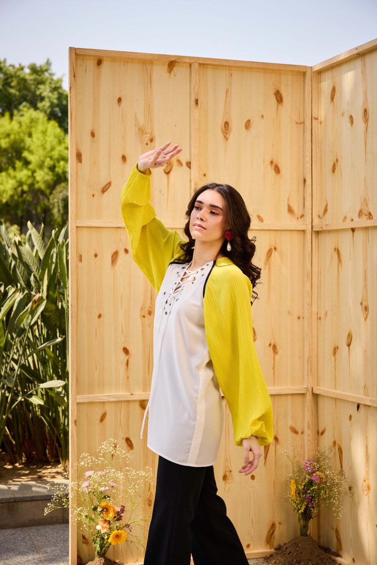 BLOOMING YELLOW TEXTURE TOP
