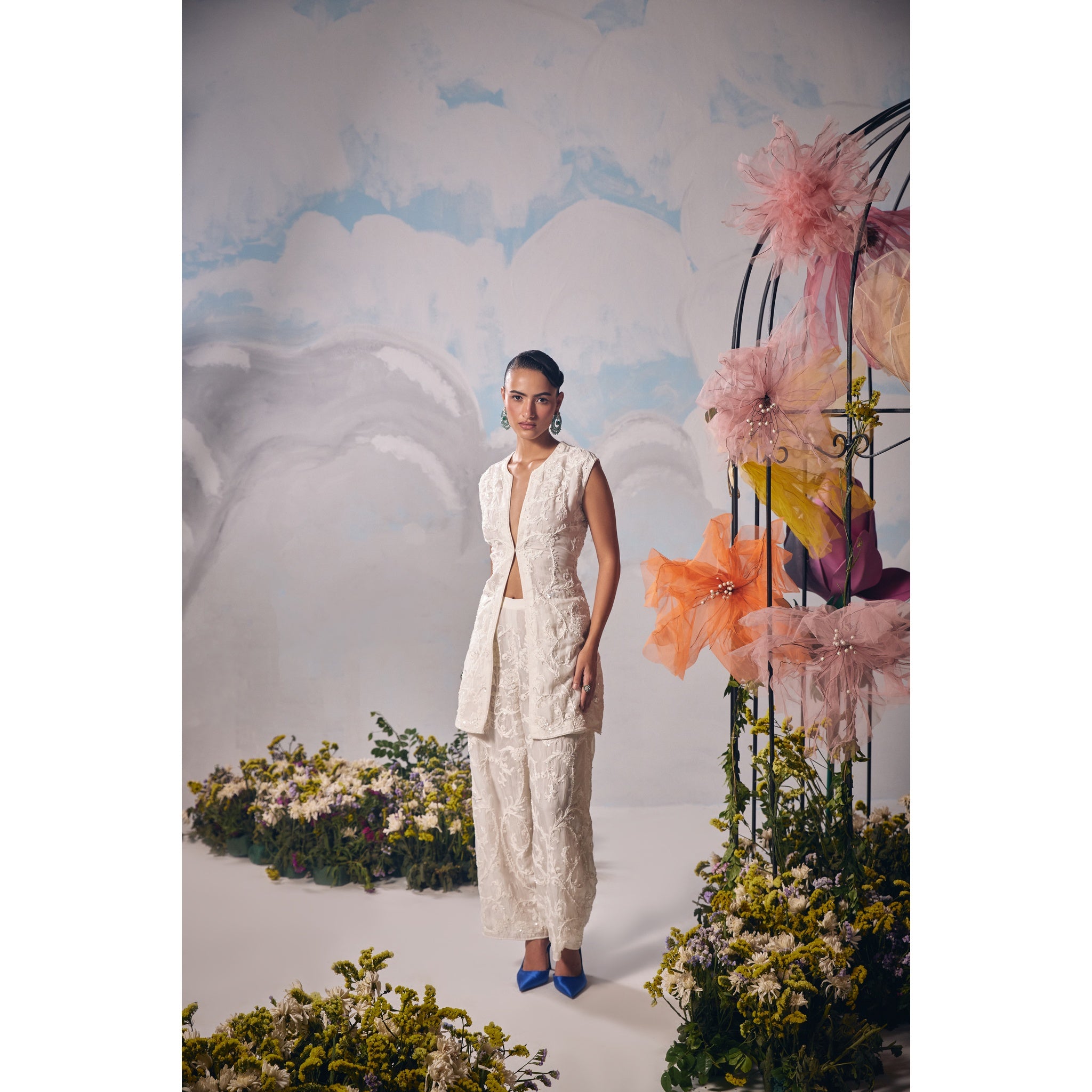 Ivory dori embroidery sleeveless jacket with pants and